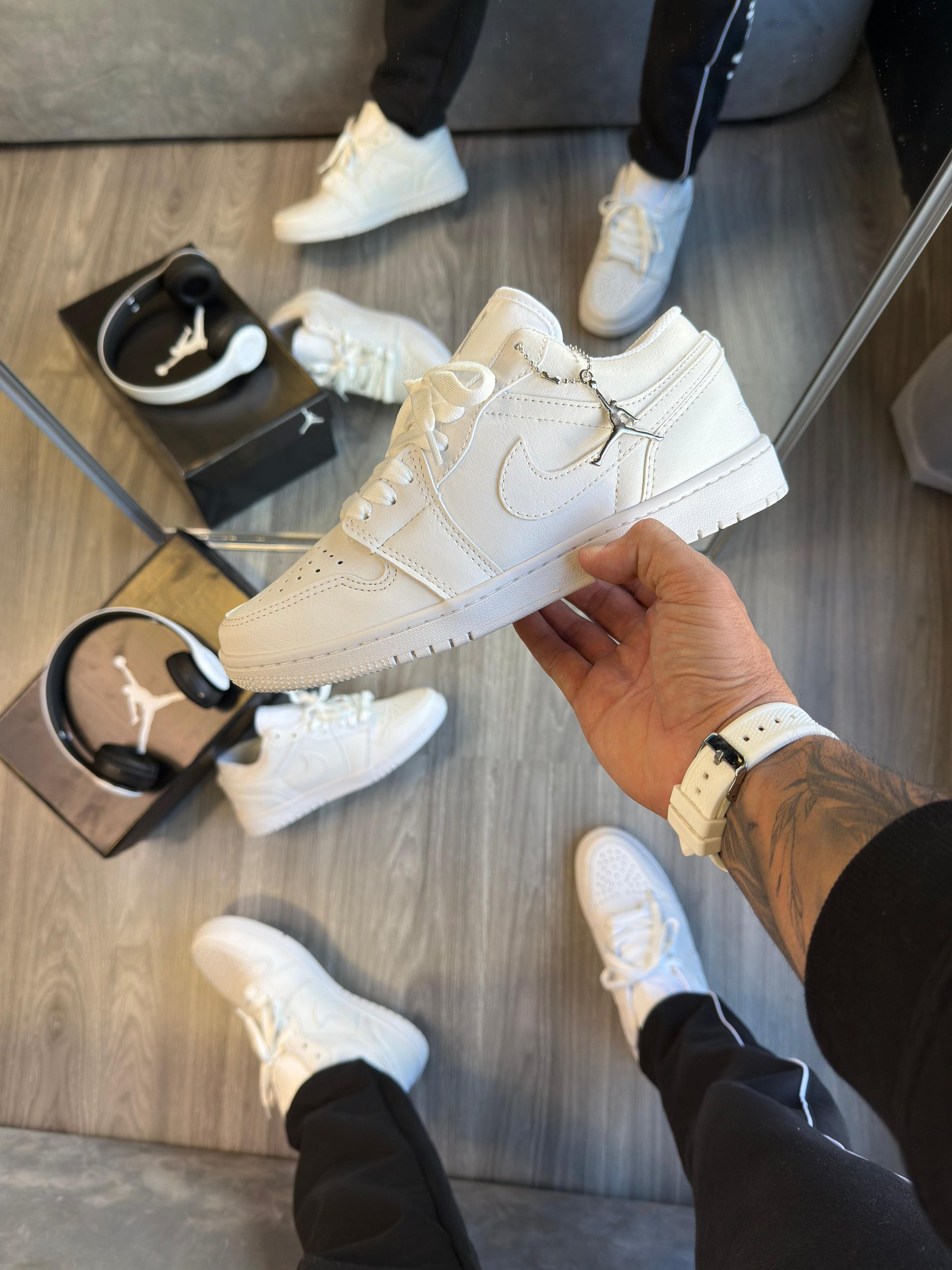 TÊNIS JORDAN LOW