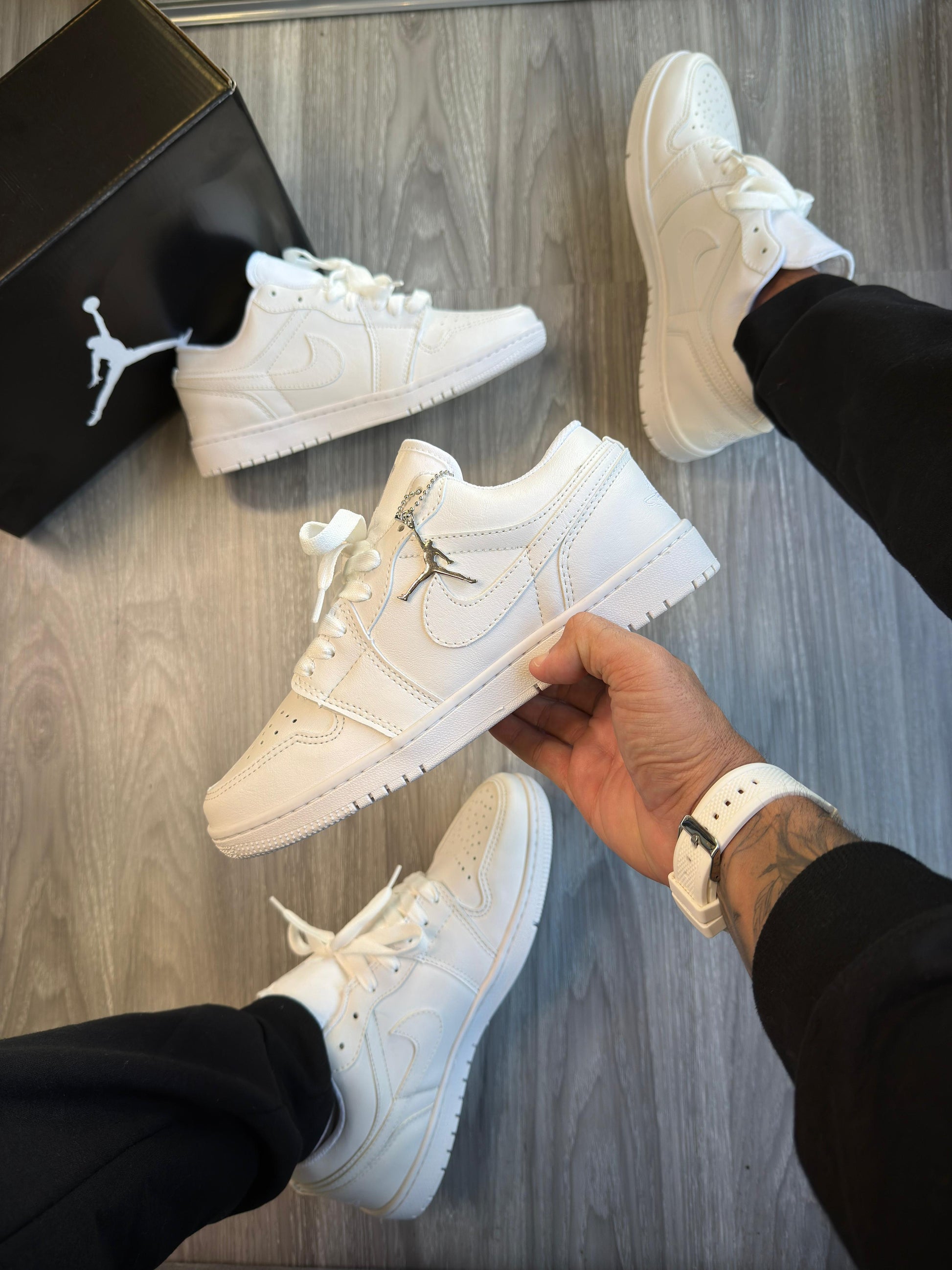 TÊNIS JORDAN LOW