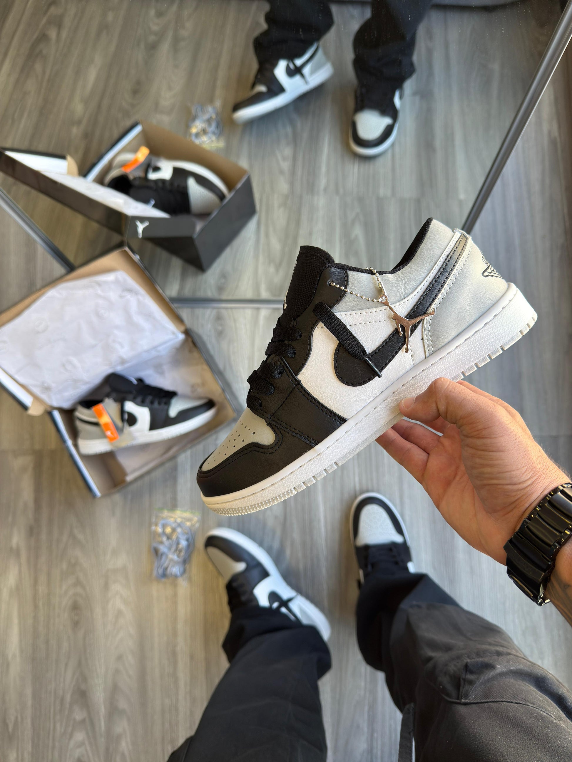 TÊNIS JORDAN LOW
