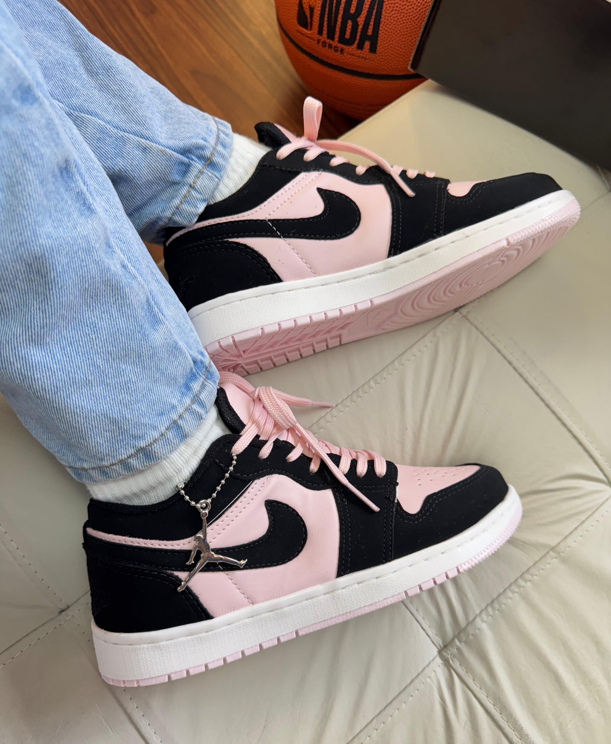 TÊNIS JORDAN LOW