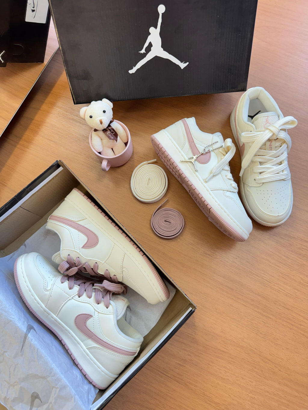 TÊNIS JORDAN LOW