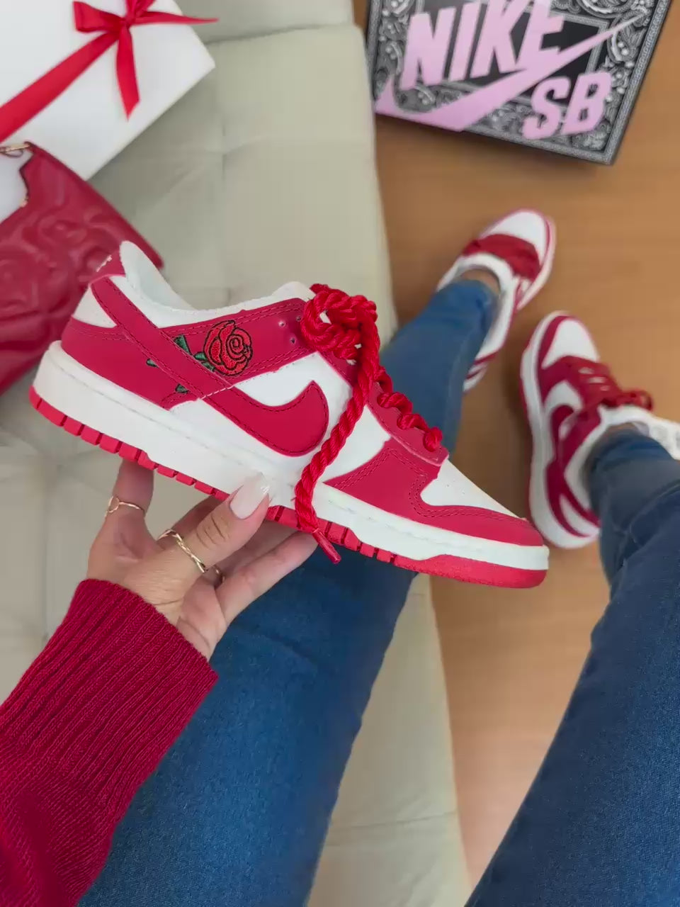 NIKE DUNK LUXO